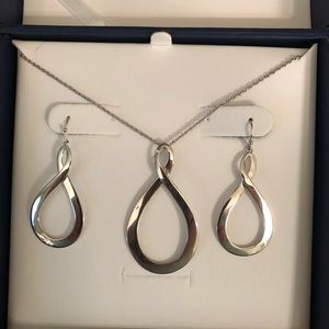 Stainless steel necklace & earring set